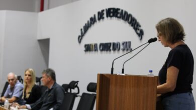 Célia Zingler na tribuna popular de Santa Cruz do Sul