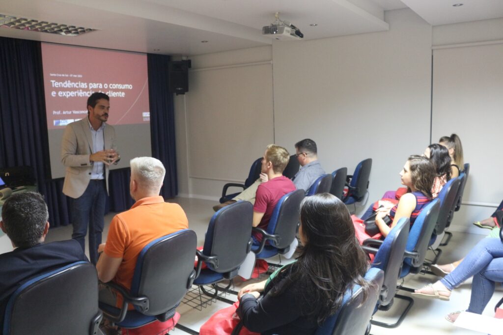 Artur Paiva de Vasconcelos abordou tema Tendências de consumo e experiência com o cliente